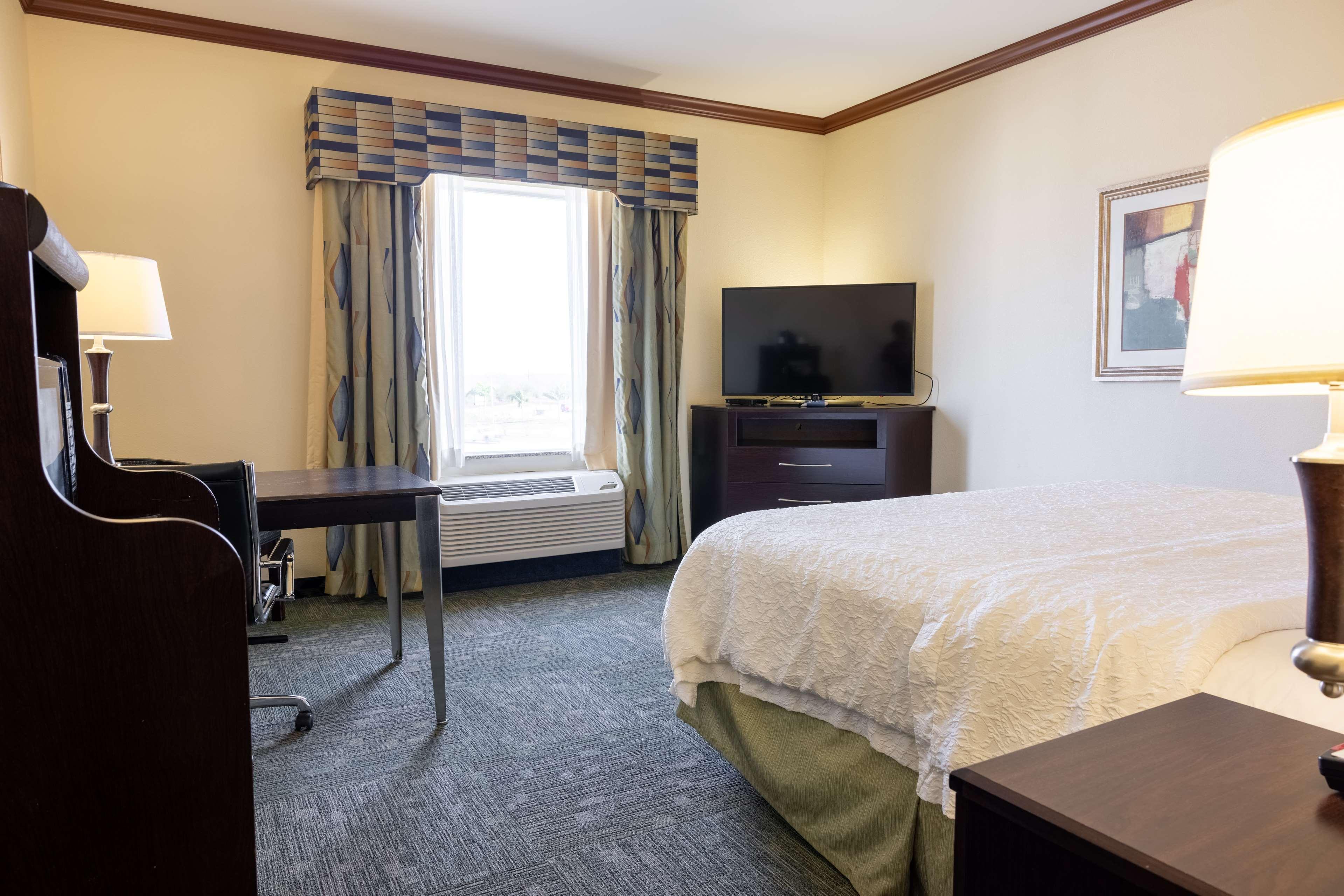 Hampton Inn Alice Kültér fotó